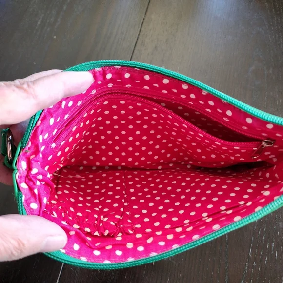 Bungalow 360 Green Vegan Whale Leather Clutch Wristlet Purse Gorgeous Like New - Picture 5 of 8